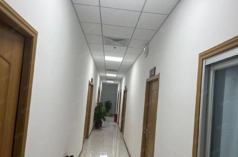 小金口独门独院2250平方房东直接出租形象靓证件齐全