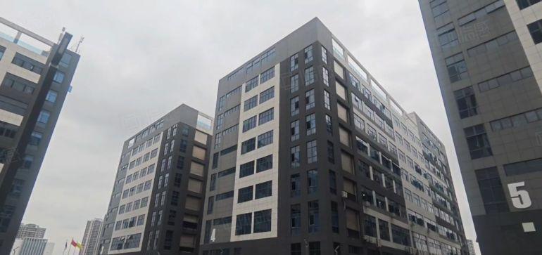 9元，带空调水电精装修惠城高速路口楼上2000平方原房东直租