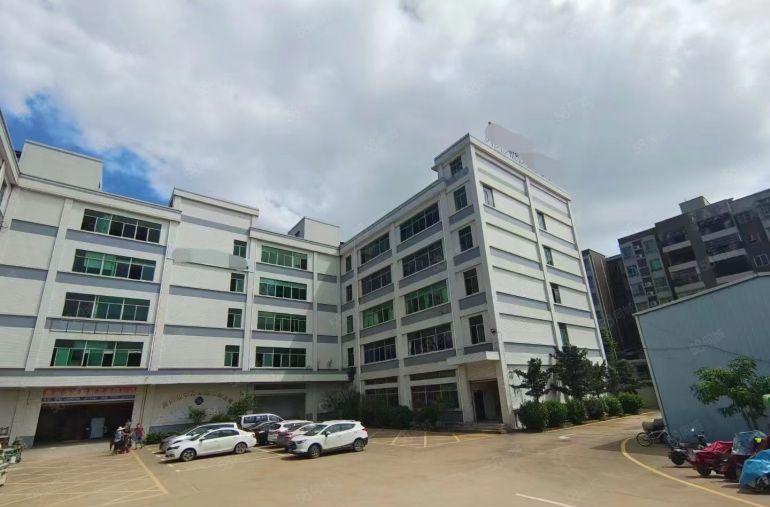 水口湖滨公园 三楼1130平现成装修厂房出租 好招工