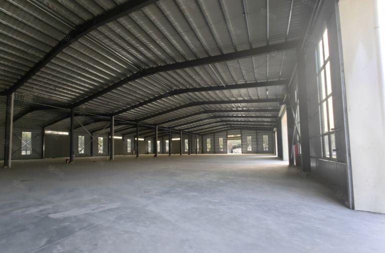 小金口2800平钢构厂房出租，层高10米。水电自交