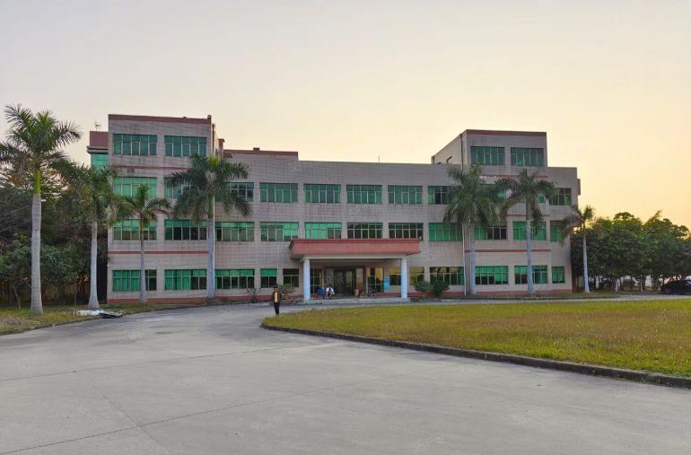 三栋镇市场旁 一楼钢构1200平滴水8米厂房仓库出租