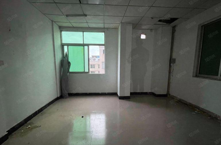 水口湖滨8000平厂房出租，大小可以分组，现成办公室装修