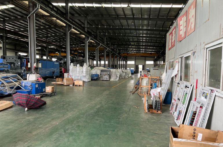 小金口6000平单一层4部行车空地10000平