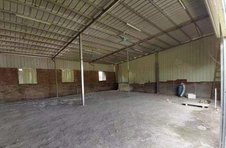 小户型厂房有2套，100平米，150平米各一套，仓库1500