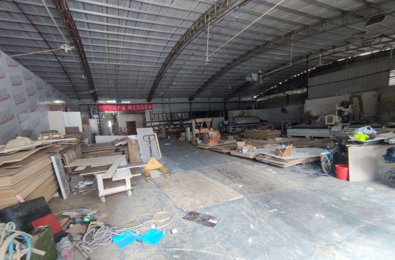 马安新乐工业区原房东单一层850平滴水6米铁皮钢构大路边。