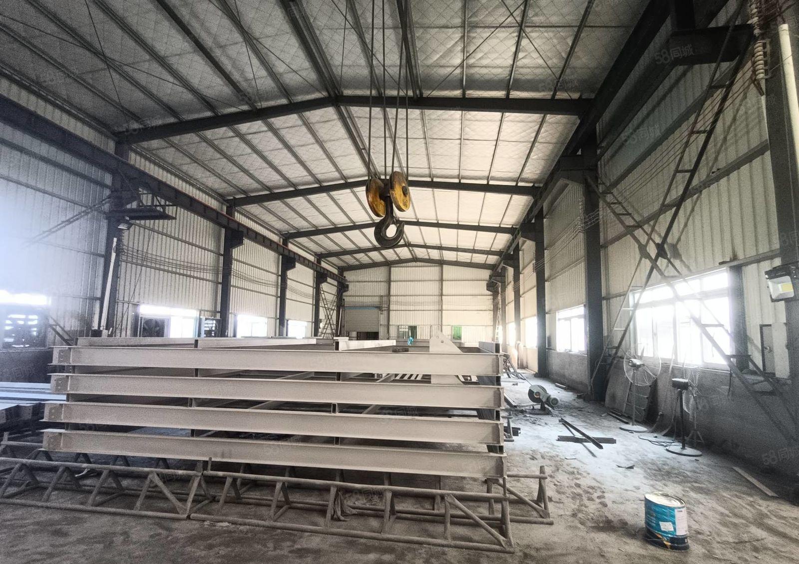 带航车，小金口大路边9米高钢构1000平方出租，航车免费使用