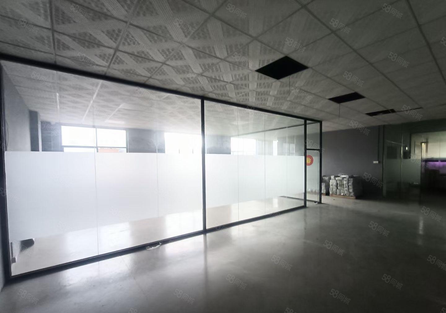 三栋镇工业区1800平带装修办公室  租金13元 可分租