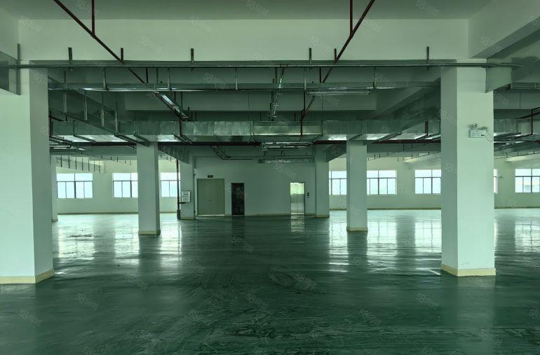 小金口厂房出租，8块一平，30000平，货梯3吨，证件齐全