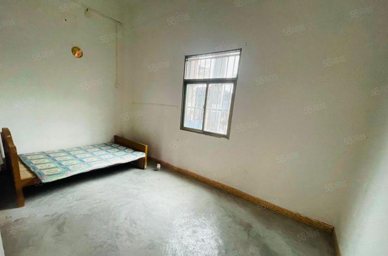 水口400平方独院厂房出租，有三相电，适合小加工