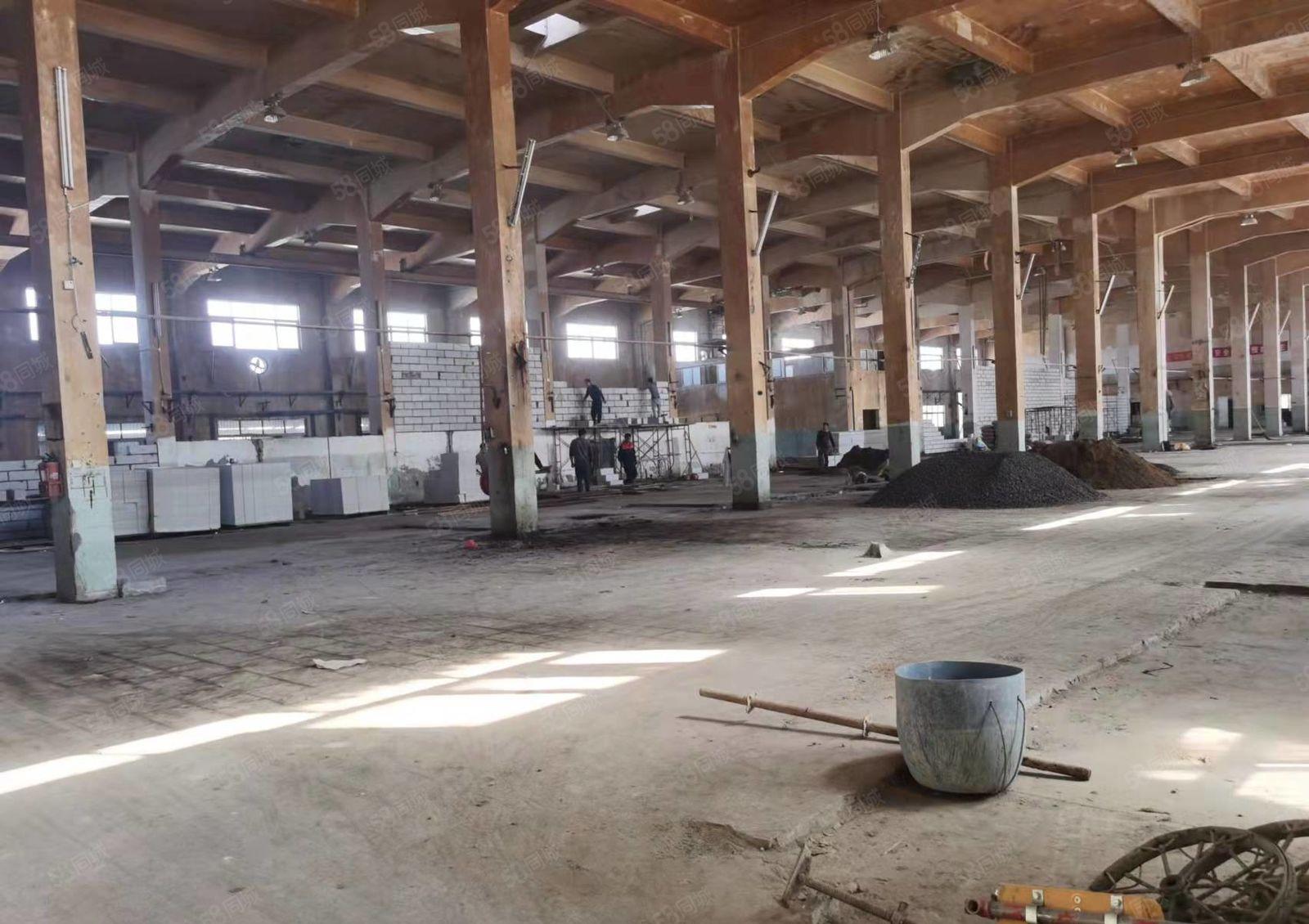 下角梅湖江南大道滴水9米混凝土结构厂房出租红本齐全可办环评