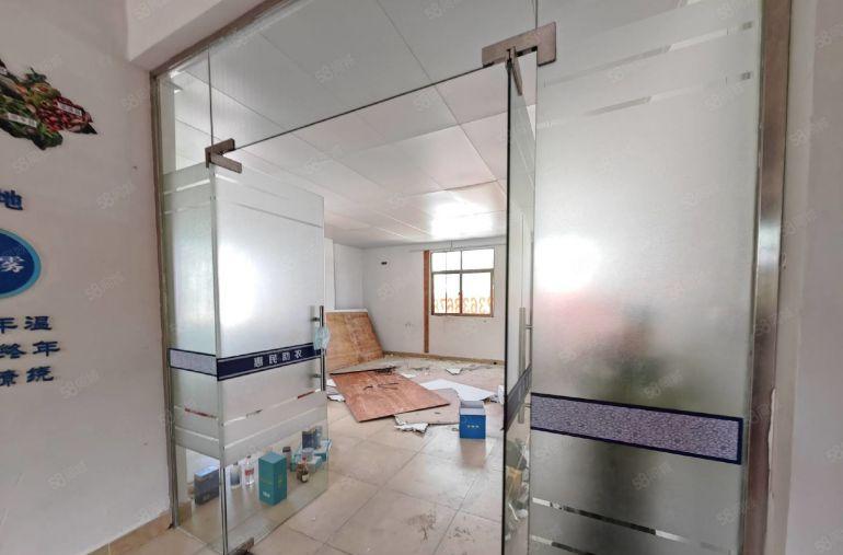 急租河南岸金山湖附近独院650平，门口好停车，可进大车有三厢