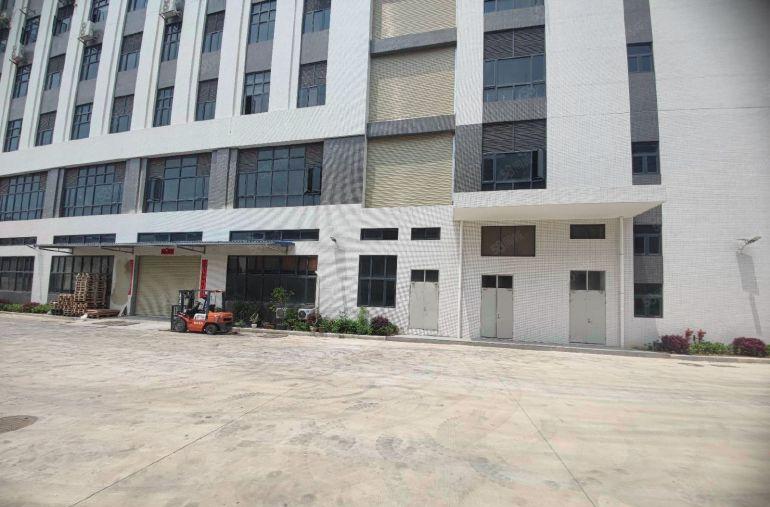 9元起租 金山湖东全新办公楼 面积大小可选 配好空调办公桌椅