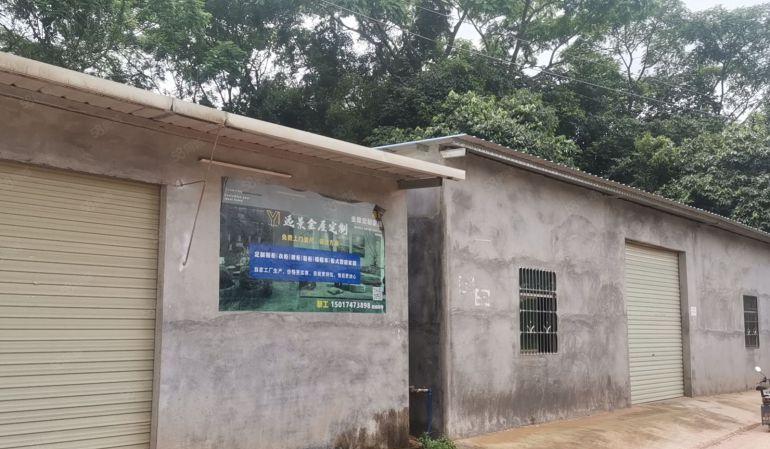 小户型厂房有2套，100平米，150平米各一套，仓库1500