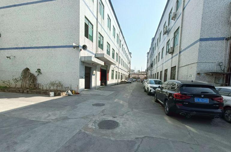 惠州市惠城区小金口500平低价厂房出租原房东高速路口旁边。