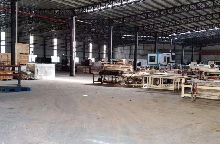 三栋数码园工业区 毗邻潮莞高速出入口 有2500平方厂房出租