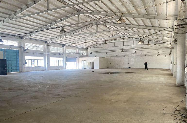 急租小金口新出原房东小独院，适合五金钣金冲压抽粒仓库注塑模等