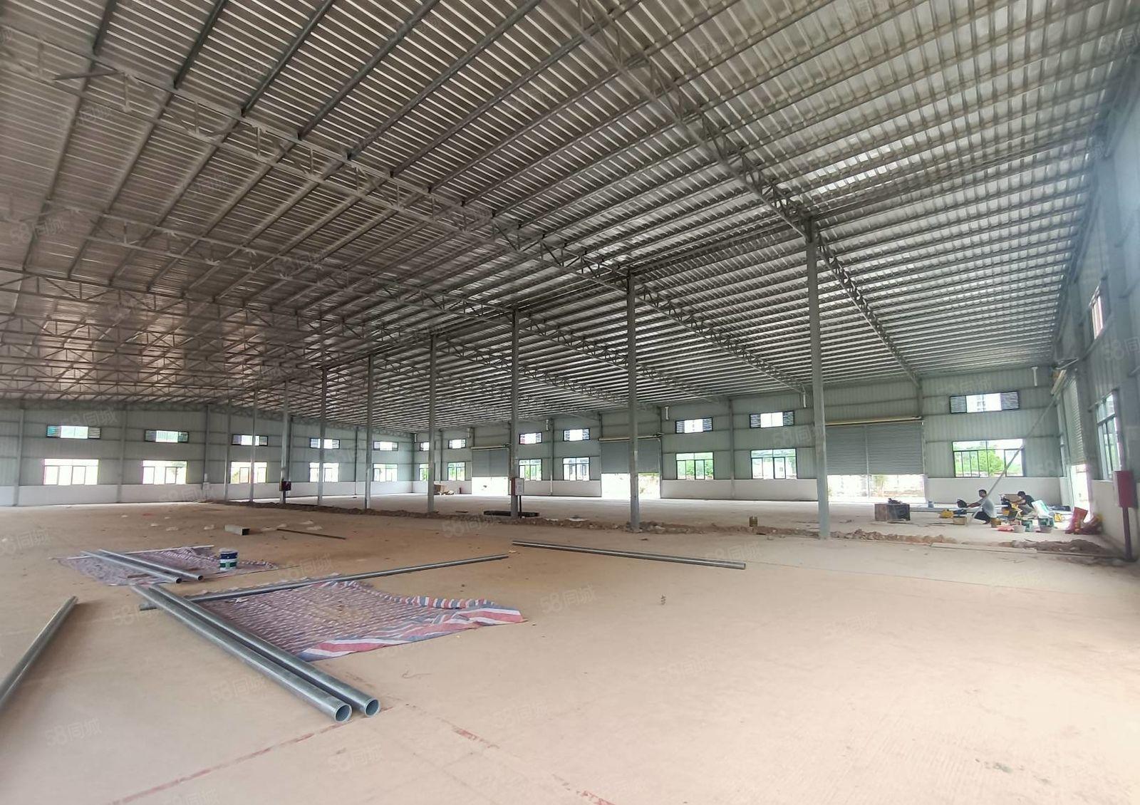 独门独院单一层红本钢构4500平方，滴水8米，空地3000平