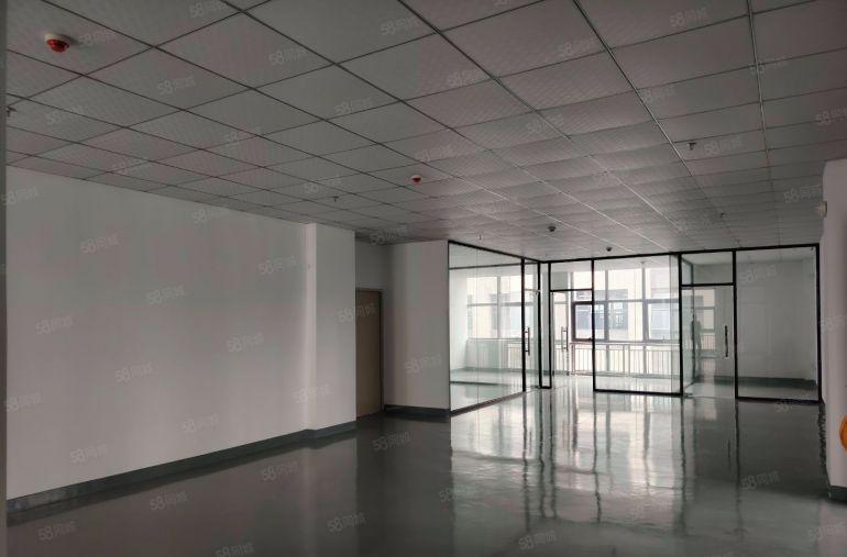 新出标准厂房送全新装修办公室车间0.3全包大小可分厂房出租