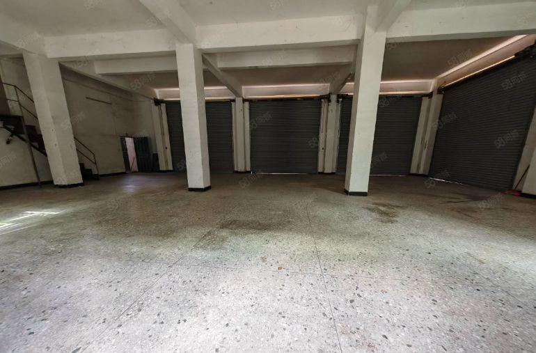 水口龙湖一二楼700平，有三相电，门口空地大