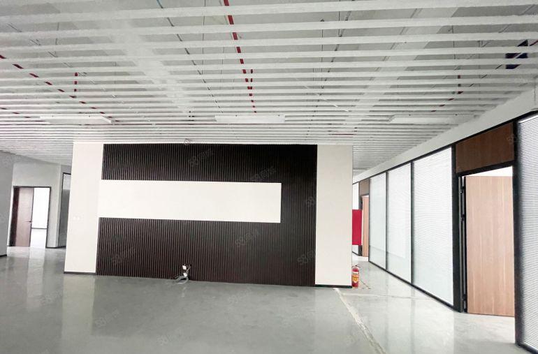 7块！免租期5个月，三栋1600平原房东带装修厂房仓库出租