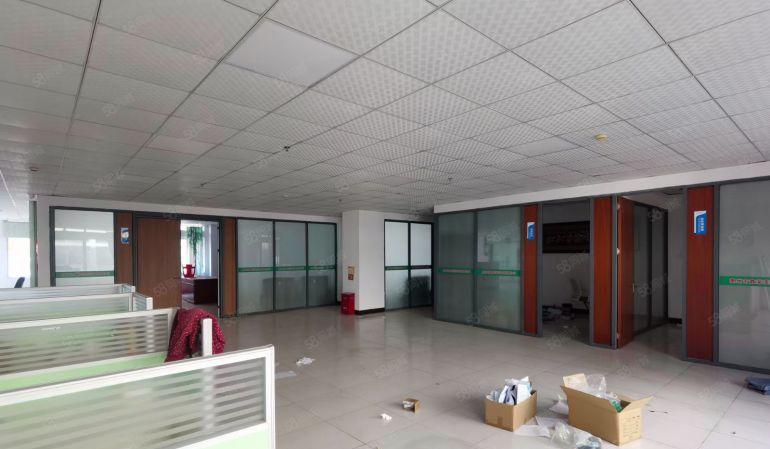 三栋数码园工业区二楼1300平方现成水电 租金10元