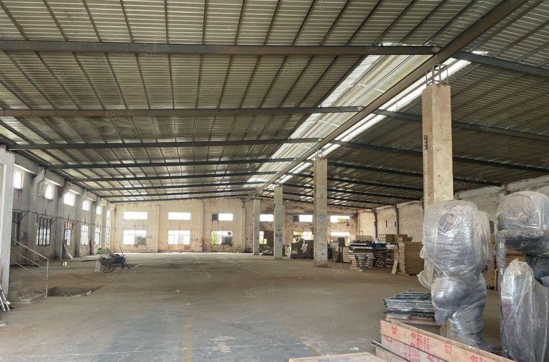 小金口单一层钢构厂房1000平低价出租，空地大，好进车