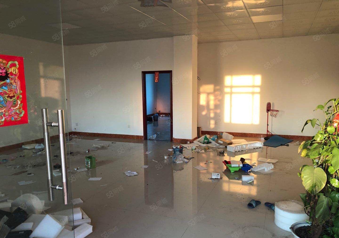 小金口 独门独院 标准厂房1600平米出租