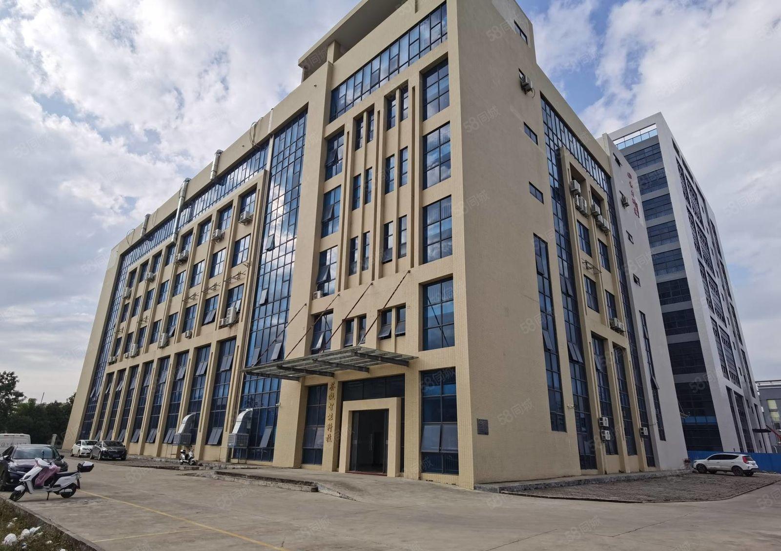 三栋工业园厂房四楼全新装修3000平米出租可以分租租金13元