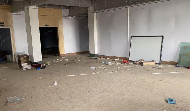 江北金石二路与惠博大道附近路边独立门院1080平方厂房出租