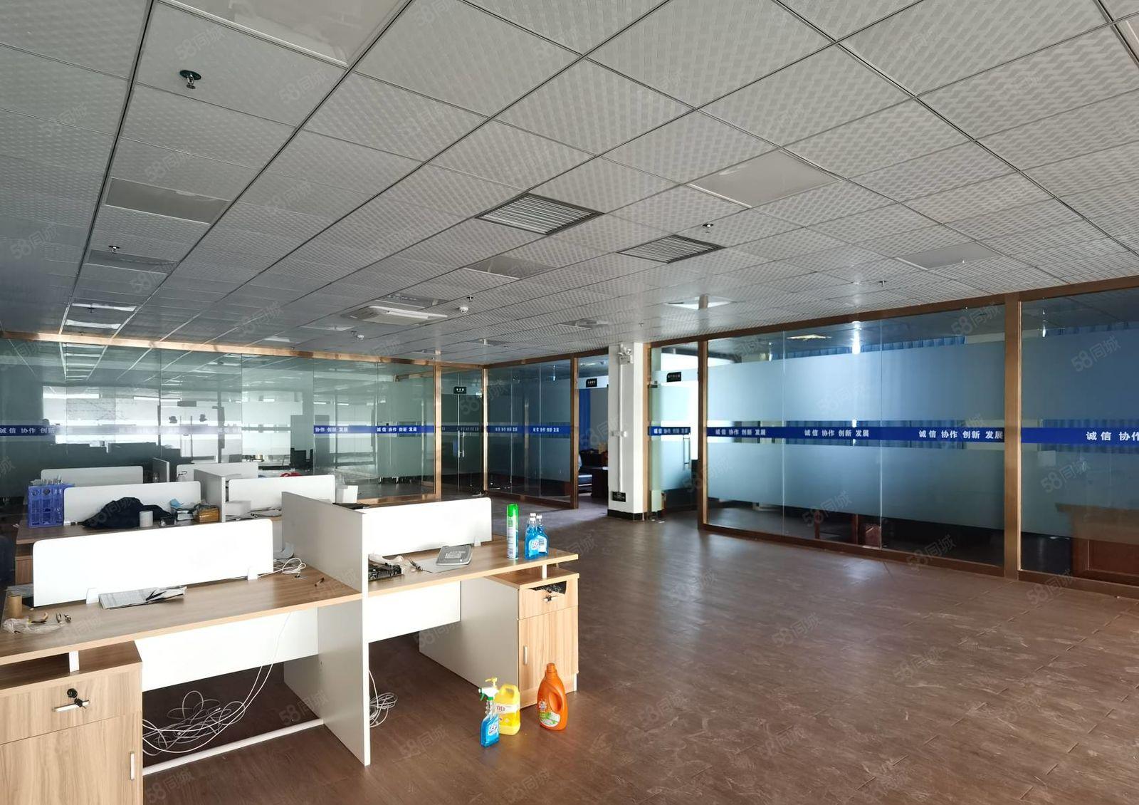 三栋工业园厂房四楼全新装修3000平米出租可以分租租金13元