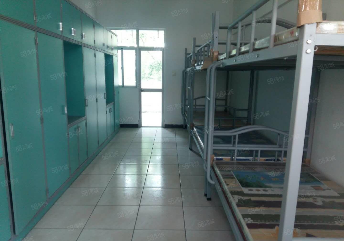 独院厂房招租，厂房4500平米，宿舍1200平米