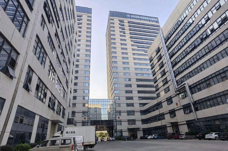 9块！高新工业园厂房出租带装修3200平电梯3吨带电商办公室