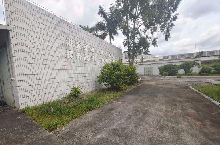 东风独门独院1600平钢构厂房1000硬化空地