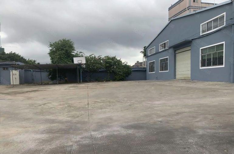 10块！行业不限！8米钢构厂房2500平可做污染行业仓库出租