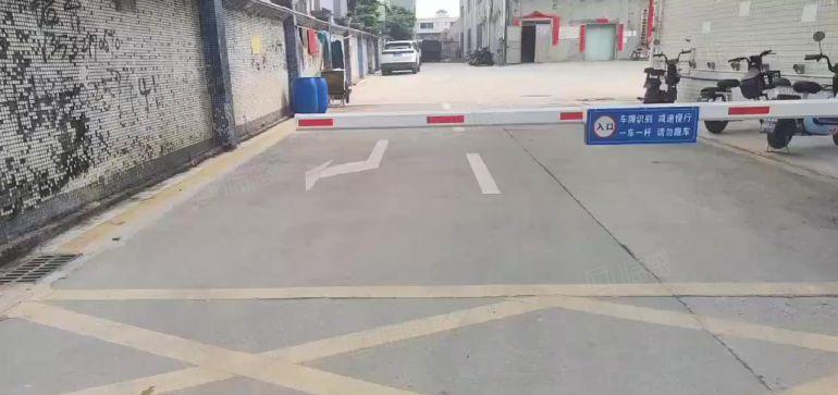 现成精装修！10元独院标准厂房2600平方出租，惠阳秋长新塘