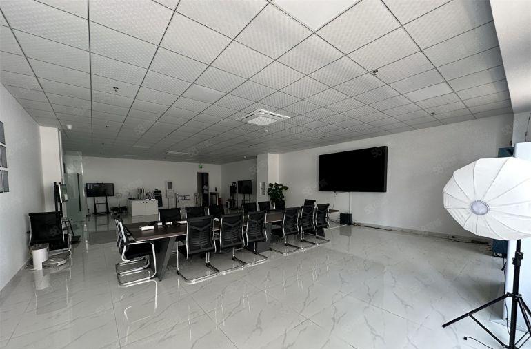 秋长标准厂房带装修低价出租原房东实际面积免转让费拎包入住