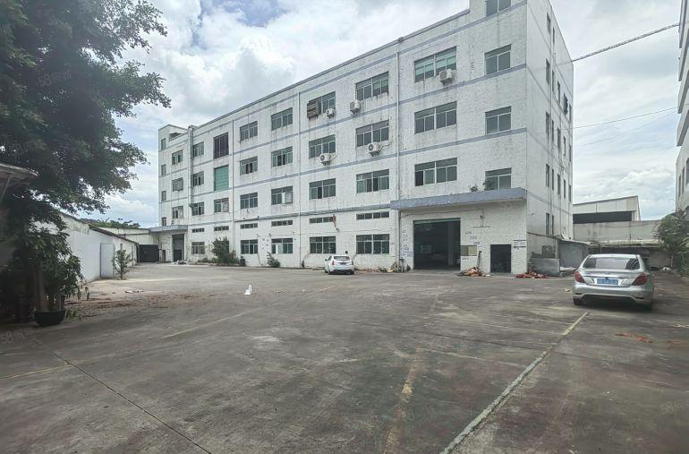 新圩经典小独院4000平空地超大好进大车原房东实际面积