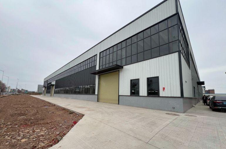 临深原房东独门独院2000平仓库厂房价格美丽