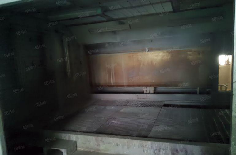 惠阳秋长现成水电装修，地坪漆，喷油房3吨货梯低价厂房出租