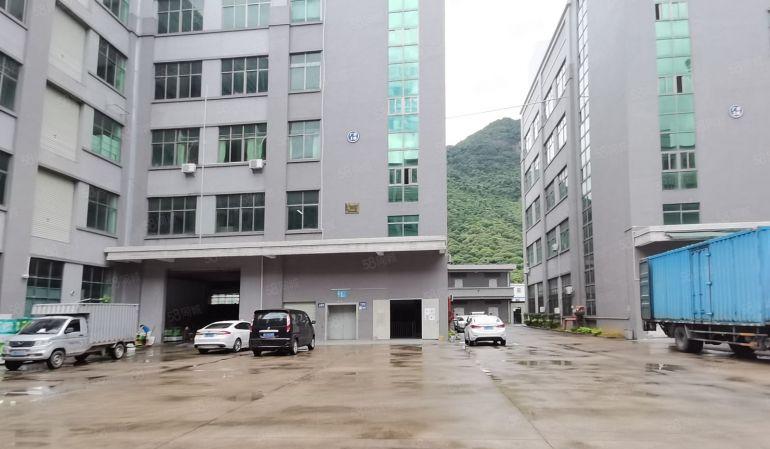 新圩8元2楼有装修厂房1280平出租水电现成，现成办公室！