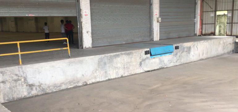 新圩新宝兴工业园高7米带装货平台原房东红本钢构厂房出租可分租