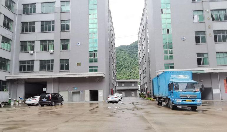 镇隆原房东2楼1380平厂房出租带办公室装修地坪漆水电现成