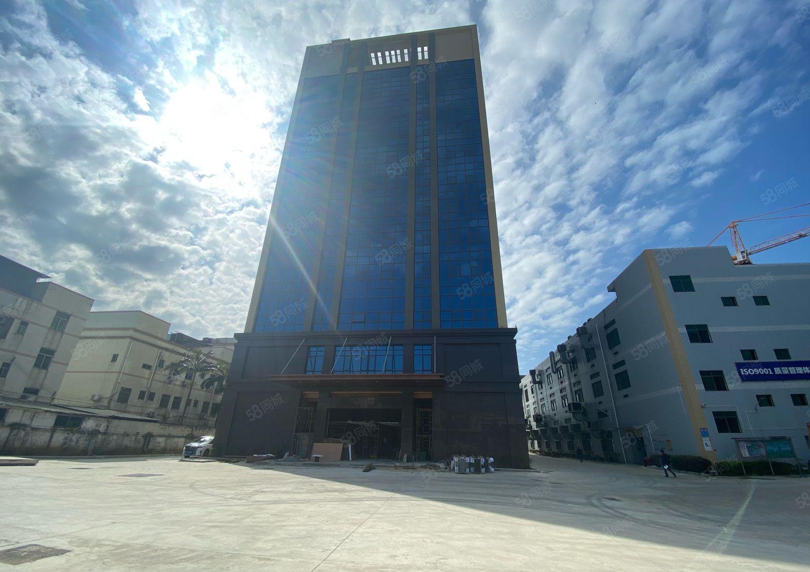 新圩原房东全新厂房20000平实际面积出租三面采光楼层任选