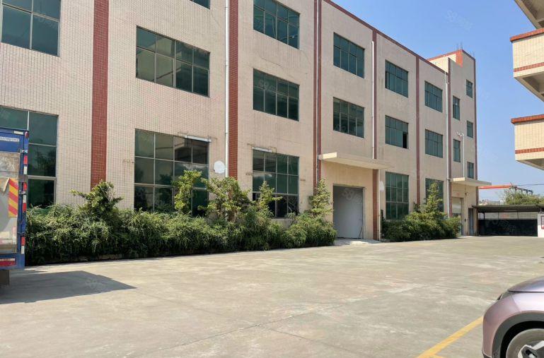 新圩长布原房东独门独院5000平厂房低价出租带现成装修