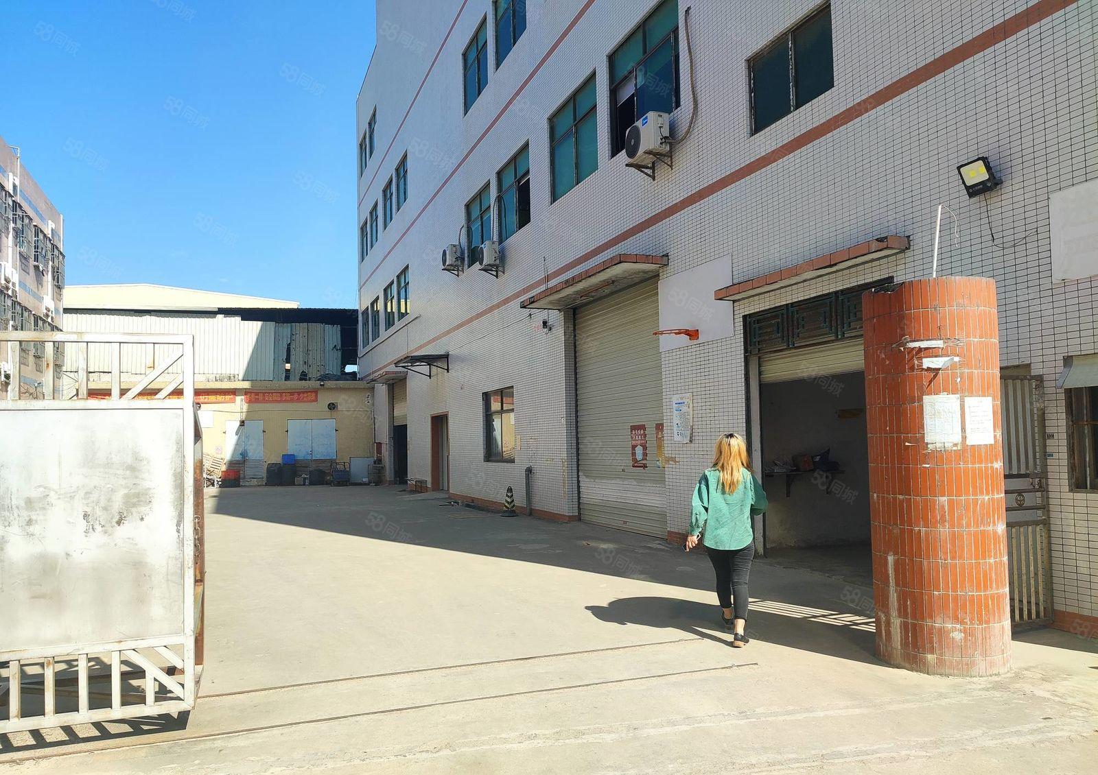 新圩约场4楼1500平方出租3吨电梯可办环评高速路口附近