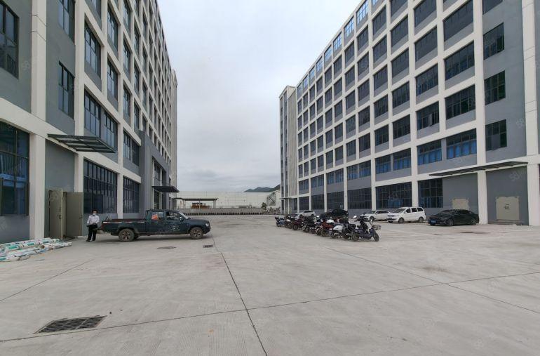 10元无公摊！秋长白石原房东24000平方红本厂房出租可分租