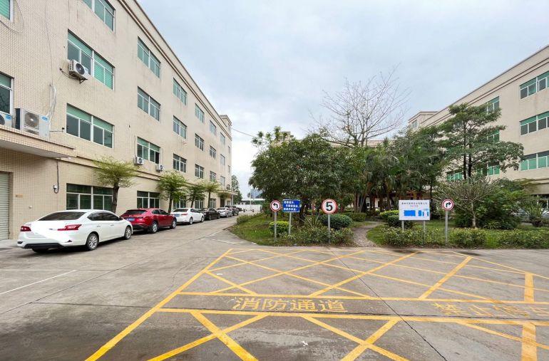 秋长白石工业区原房东二楼厂房3000平出租，带装修，可办环评