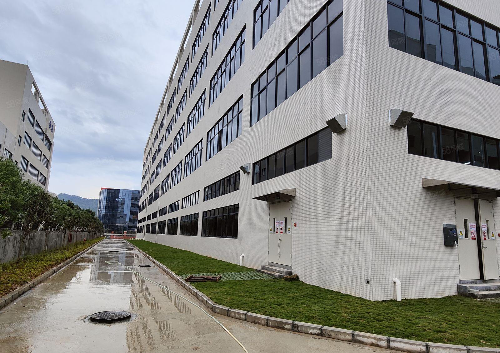 平潭怡发唐群厂旁标准厂房3000平米出租，带装修超大电梯使用