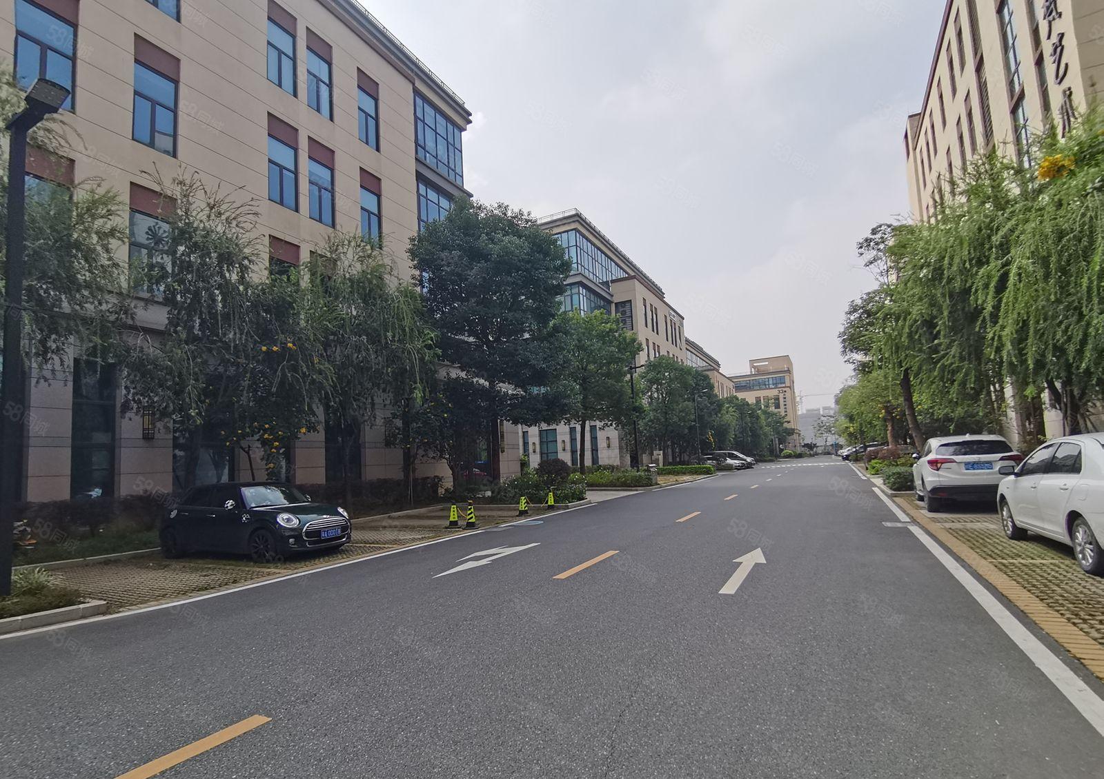 秋长白石工业区3000平厂房仓库出租精装修原房东可分租