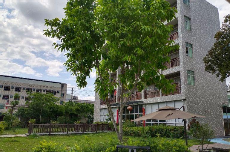 国道附近，高速路口，重工业，原房东，超大空地，钢构